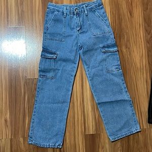 SHEIN- girls flap pocket cargo jeans (blue)